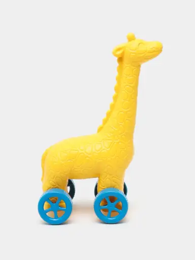 Ring throwing Giraffe